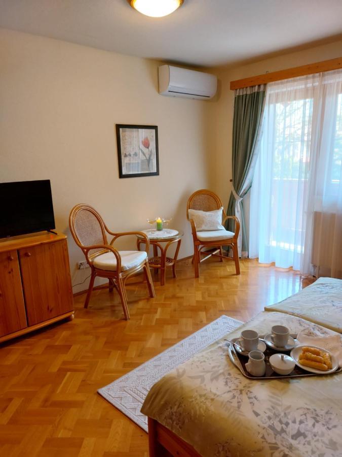 Toelgyes Apartment Hajduszoboszlo Exterior foto