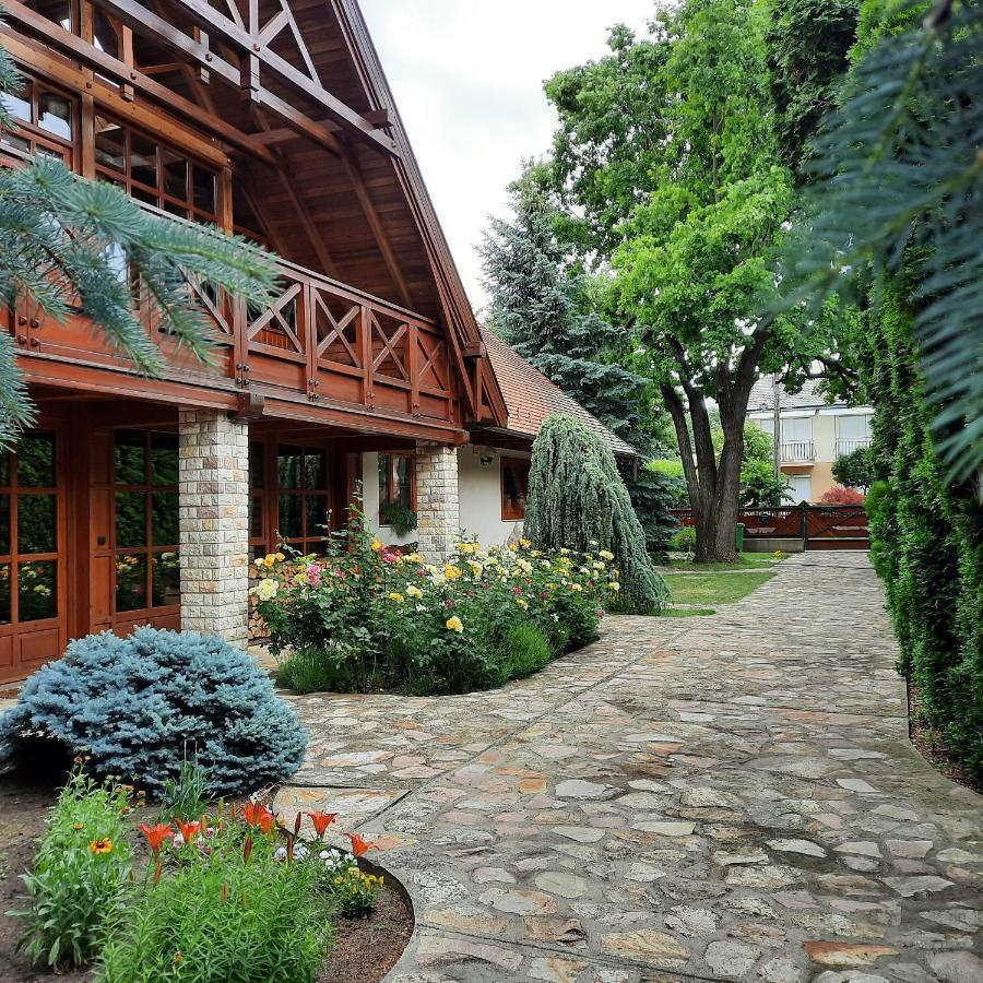 Toelgyes Apartment Hajduszoboszlo Exterior foto