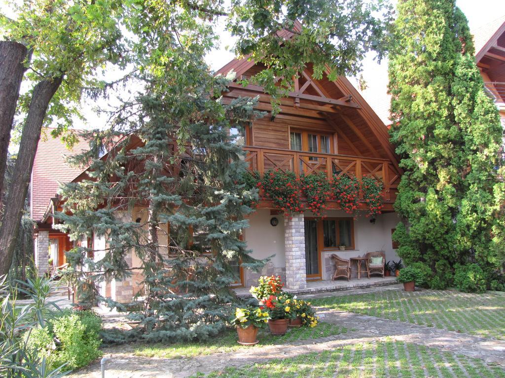 Toelgyes Apartment Hajduszoboszlo Quarto foto